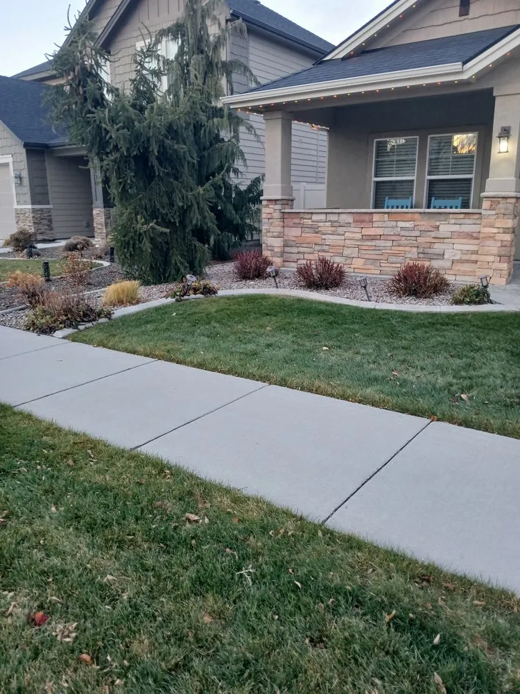Custom outdoor landscaping in Nampa, ID - Reborn Landscapes