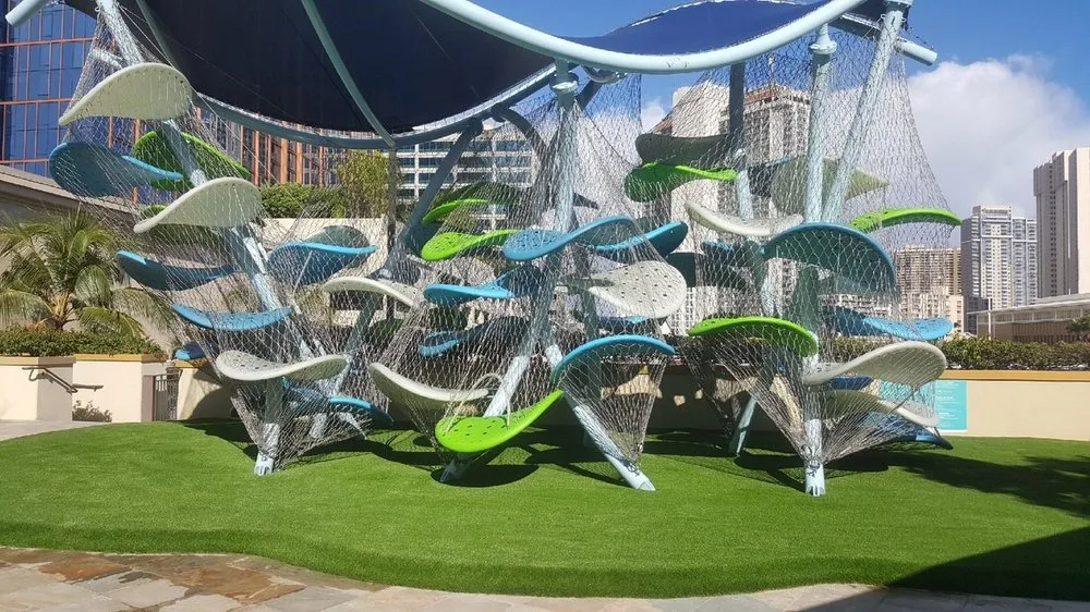 Affordable lawn care service experts serving Honolulu, HI - Rec and Roll