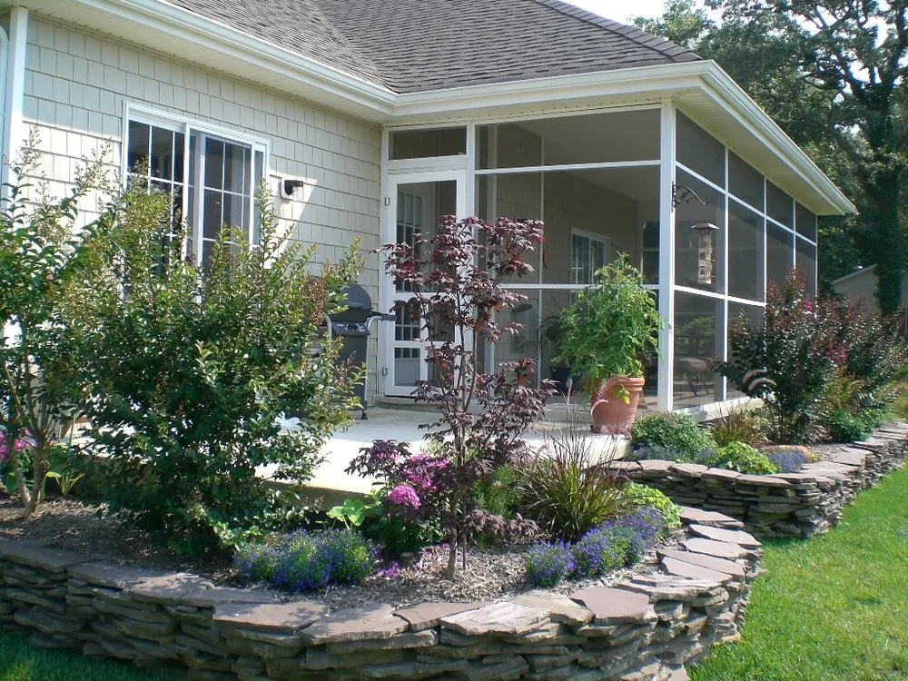 Expert lawn care service experts serving Hyattsville, MD - REC Lawns