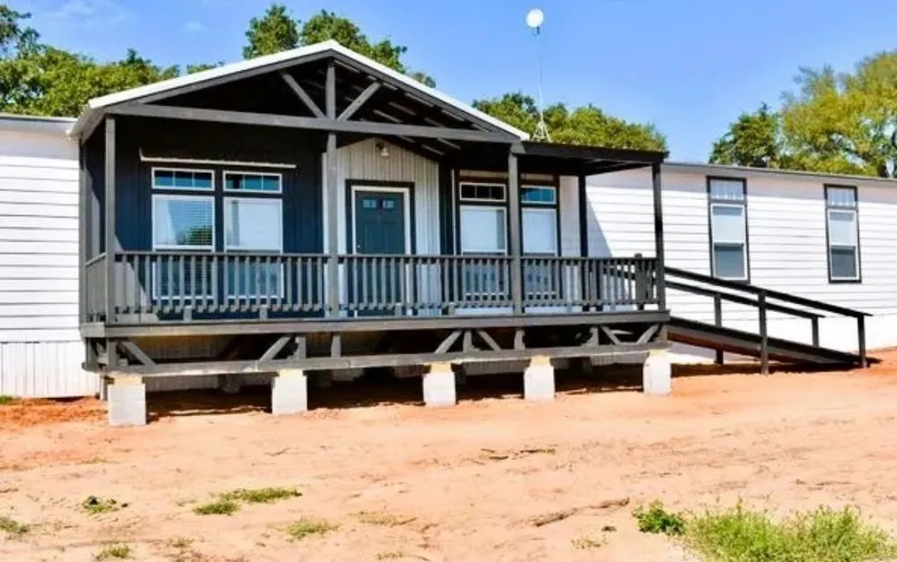 Top-rated garden landscaping for homes in Cedar Creek, TX by Recillas Remodeling