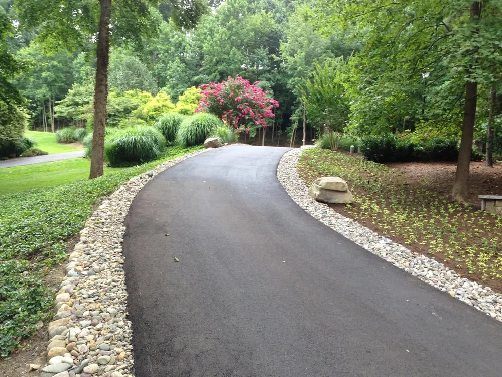 Trusted garden landscaping in Edgewater, MD by Recinos Landscaping and Tree Services
