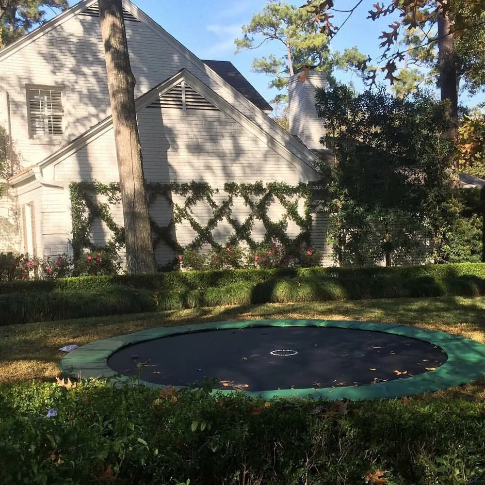 Professional lawn care service for residential properties across The Woodlands, TX - Recreation Pro