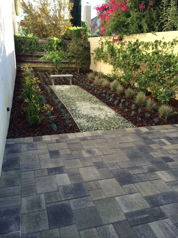 Custom lawn mowing service near you across Pasadena, CA - Red Berm