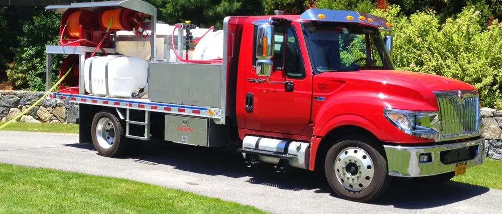 Reliable yard cleanup service for residential properties across Greenwich, CT - Red Carpet Turf