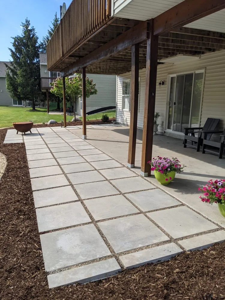 Top-rated garden landscaping experts serving Rockford, MI - Red Cedar Landscapes