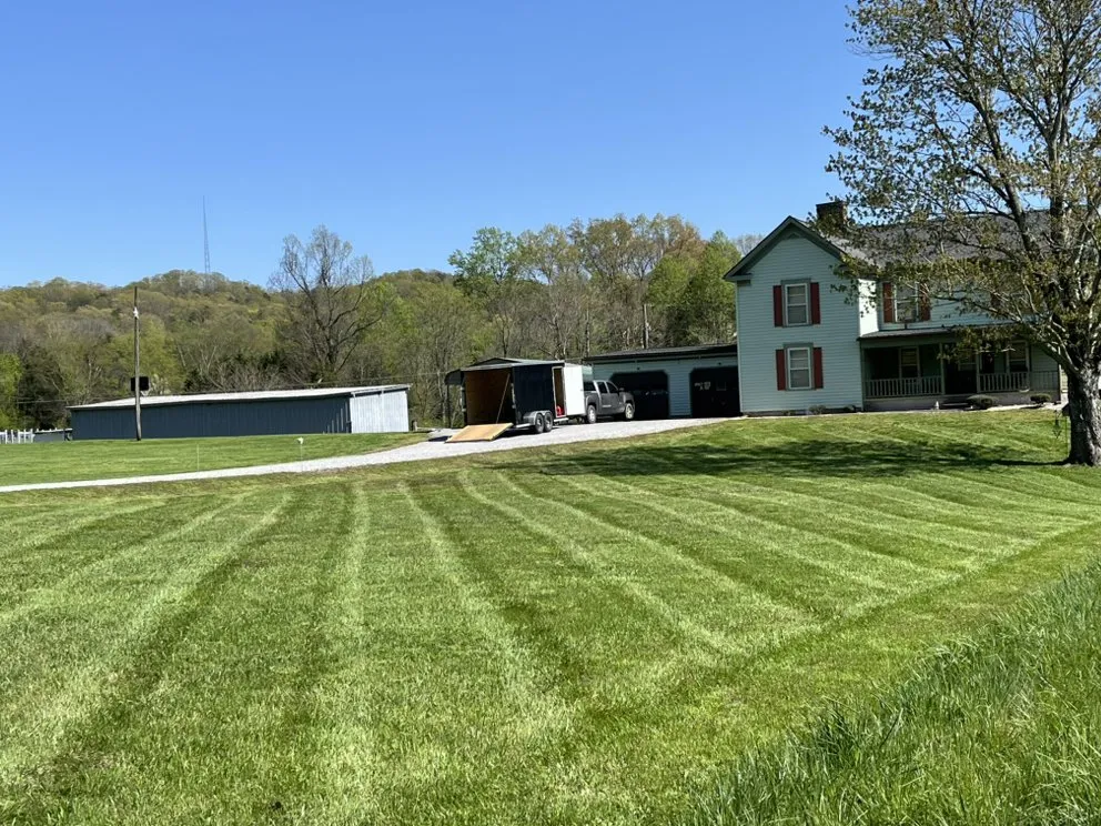 Expert lawn care service experts serving Andersonville, TN - Red Diesel Lawn Care