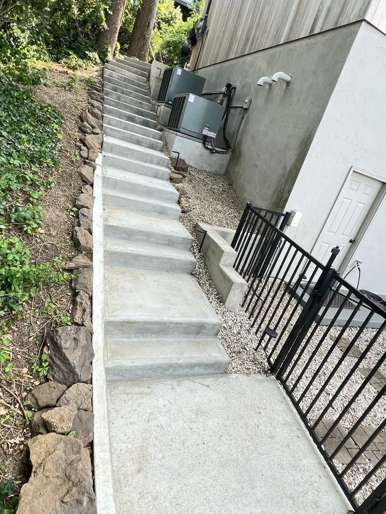 Top-rated lawn mowing service in Atlantic Highlands, NJ by Red Edge Landscaping