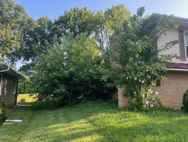 Expert landscaping services for beautiful yards in Liberty, MO by Red Horse Lawncare & Firewood