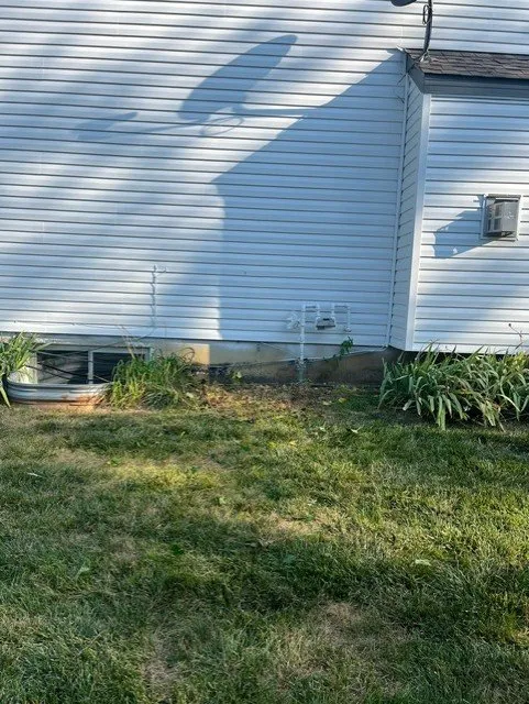 Affordable yard maintenance experts serving Liberty, MO - Red Horse Lawncare & Firewood