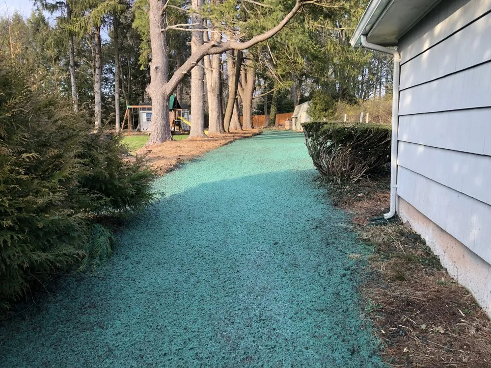 Top-rated landscaping services in Moodus, CT by Red Line Landscapes