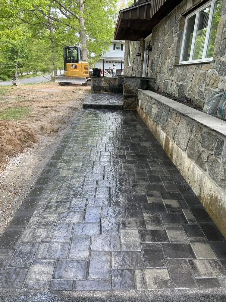 Reliable garden landscaping experts serving Moodus, CT - Red Line Landscapes