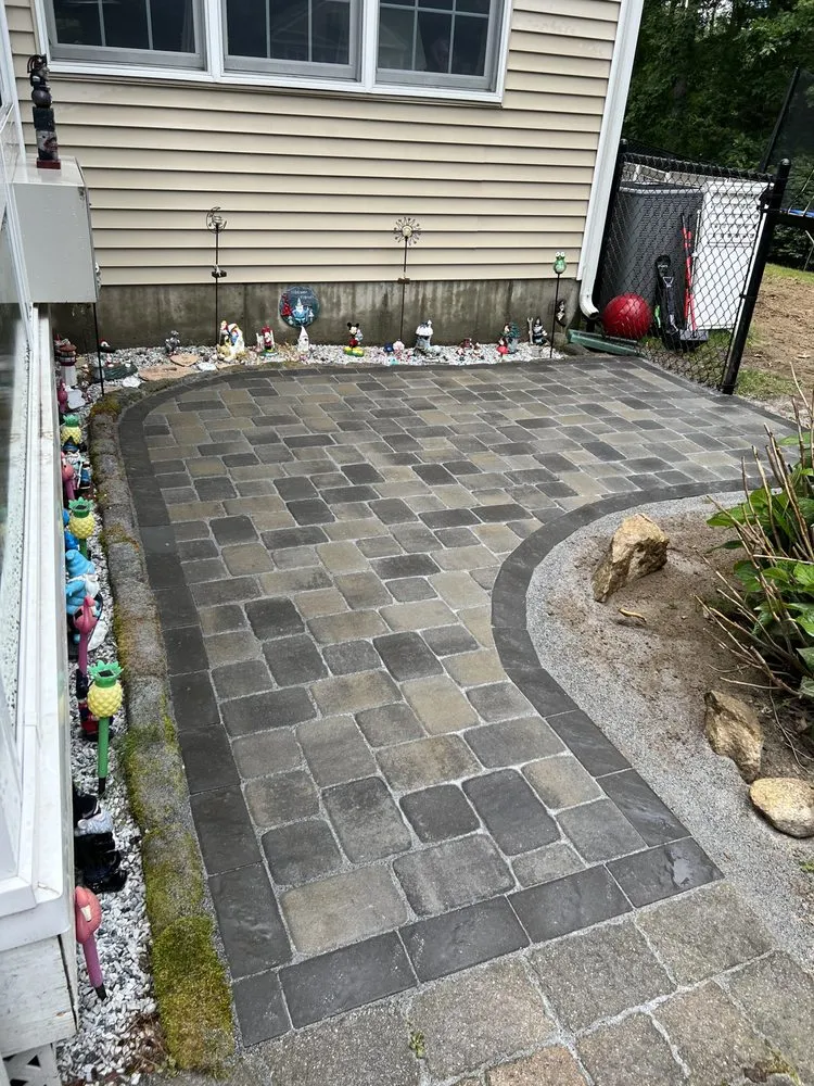 Top-rated landscaping services in Moodus, CT by Red Line Landscapes