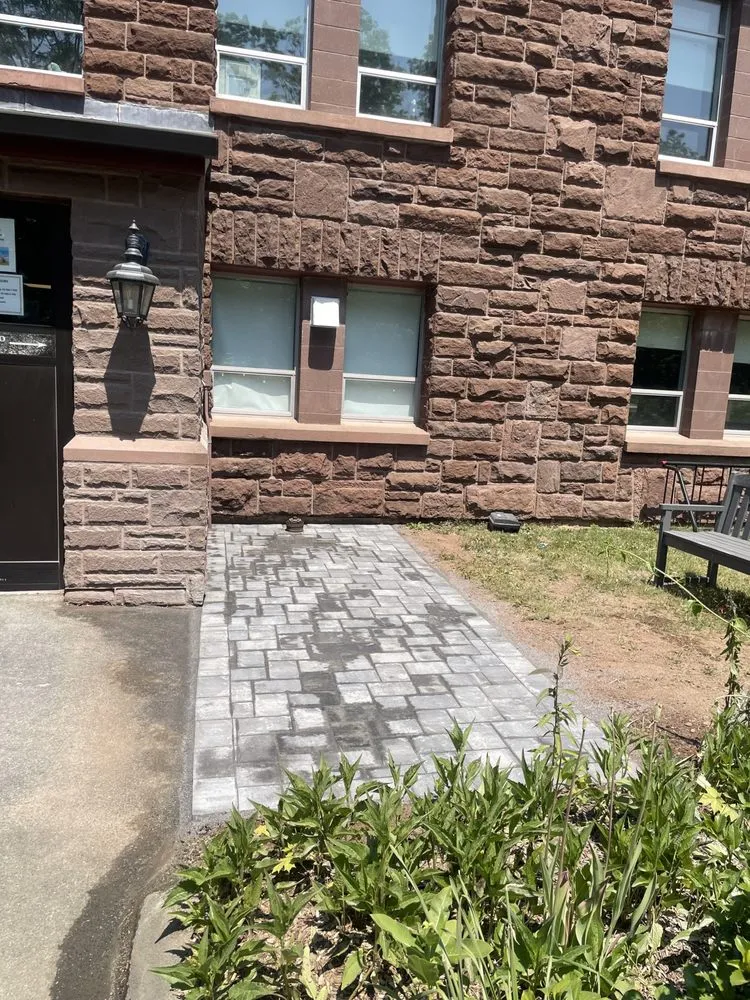 Top-rated residential landscaping with custom design in Moodus, CT by Red Line Landscapes