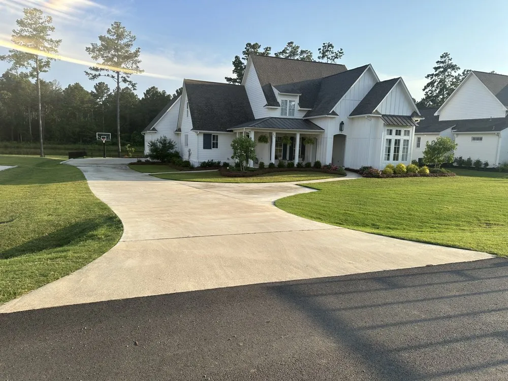 Expert landscaping services experts serving Flora, MS - Red Line Lawn