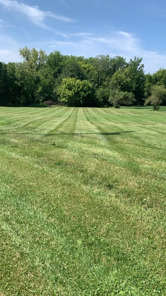 Top-rated garden landscaping in Owensville, OH - Red Line Mowing