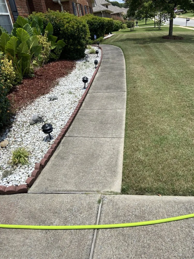Reliable yard cleanup service in Leeds, AL by Red Mountain Lawn Care