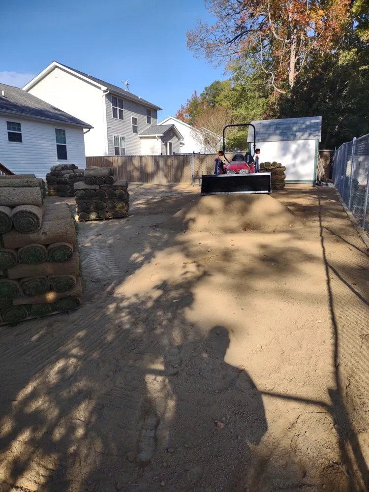 Custom lawn mowing service in Hollywood, MD - Red Oak Grounds Maintenance