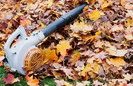 Affordable lawn mowing service for residential properties in Jenks, OK by Red Oak Landscape