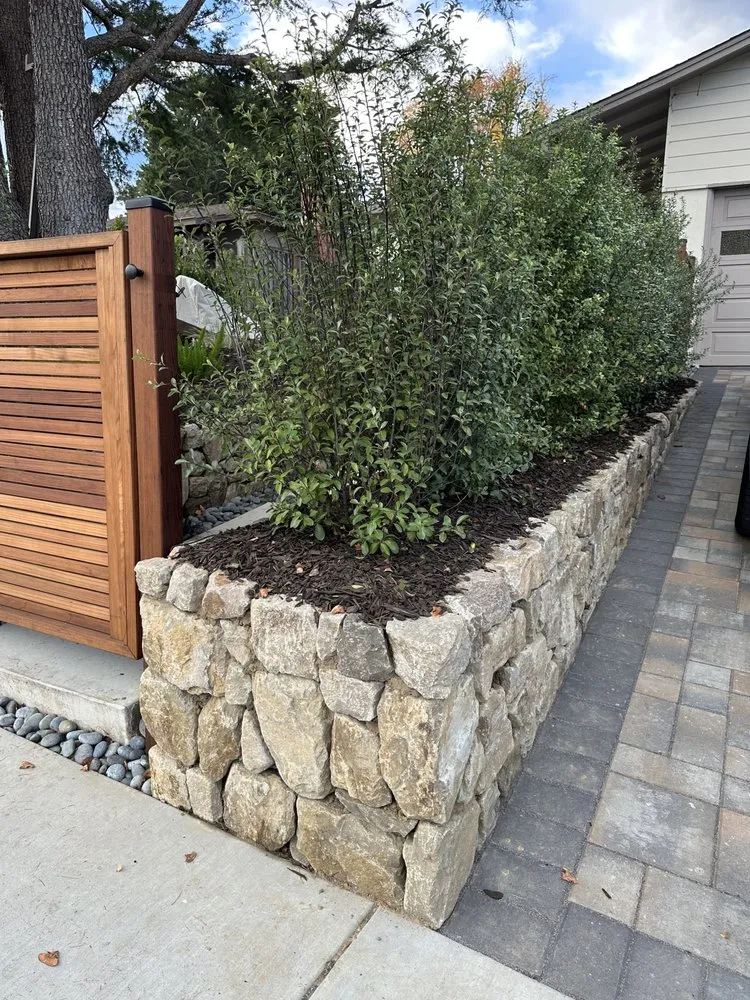 Custom landscape design with custom design in Redwood City, CA by Red Oak Landscaping