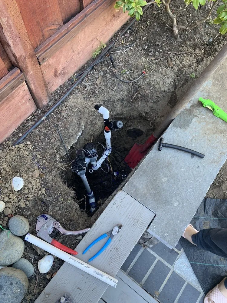 Custom yard maintenance for residential properties across Redwood City, CA - Red Oak Landscaping