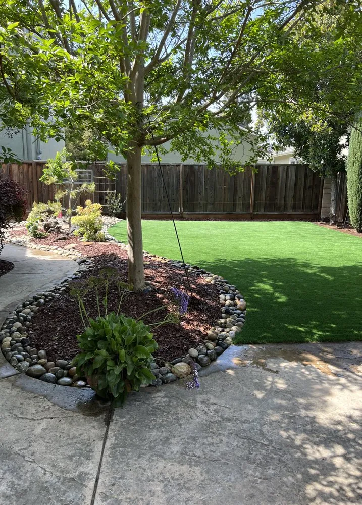 Custom landscape installation for homes in Redwood City, CA by Red Oak Landscaping