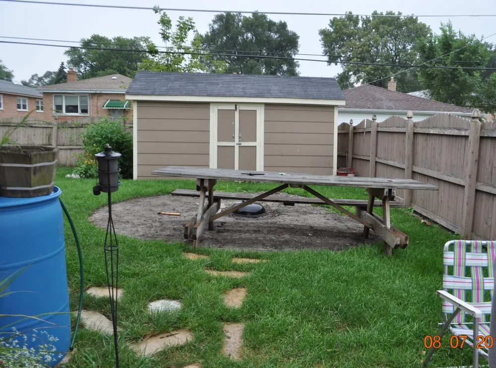 Affordable yard maintenance for beautiful yards across crestwood, IL - Red Oaks Landscaping