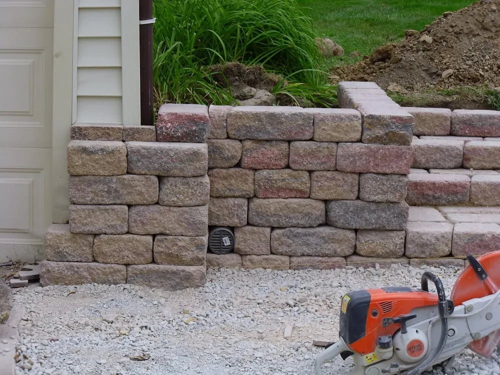 Reliable outdoor landscaping for year-round maintenance across crestwood, IL - Red Oaks Landscaping