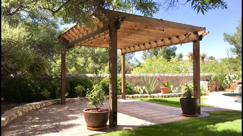 Professional landscape design with custom design in El Paso, TX by Red Oaks Pergolas