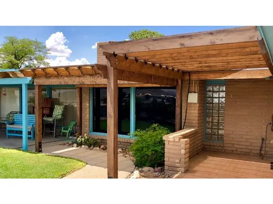 Red Oaks Pergolas Logo