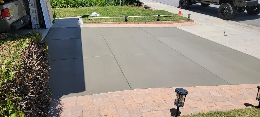 Trusted lawn mowing service experts serving Temecula, CA - Red Rhino