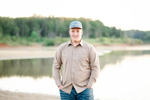 Red River Landscaping Logo