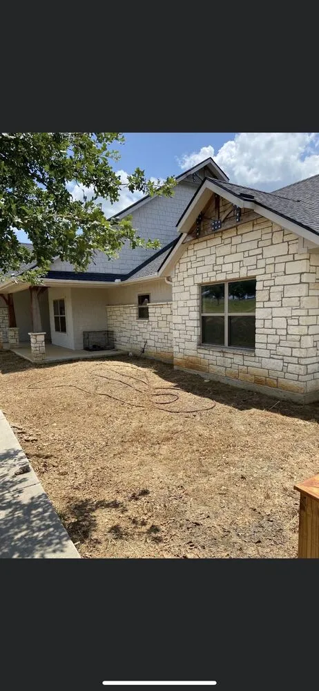 Professional garden landscaping in Paris, TX by Red River Outdoor Living