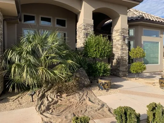 Red Rock Lawnsmen Logo