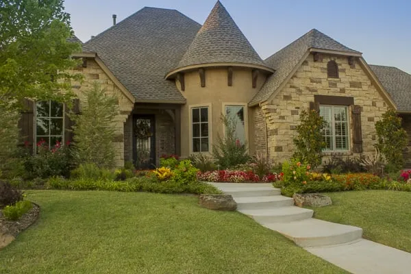 Reliable garden landscaping for residential properties in Edmond, OK by Red Valley Landscape & Construction