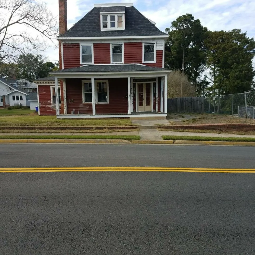 Professional yard maintenance experts serving Franklin, VA - Reddick & Sons Lawn Care Services