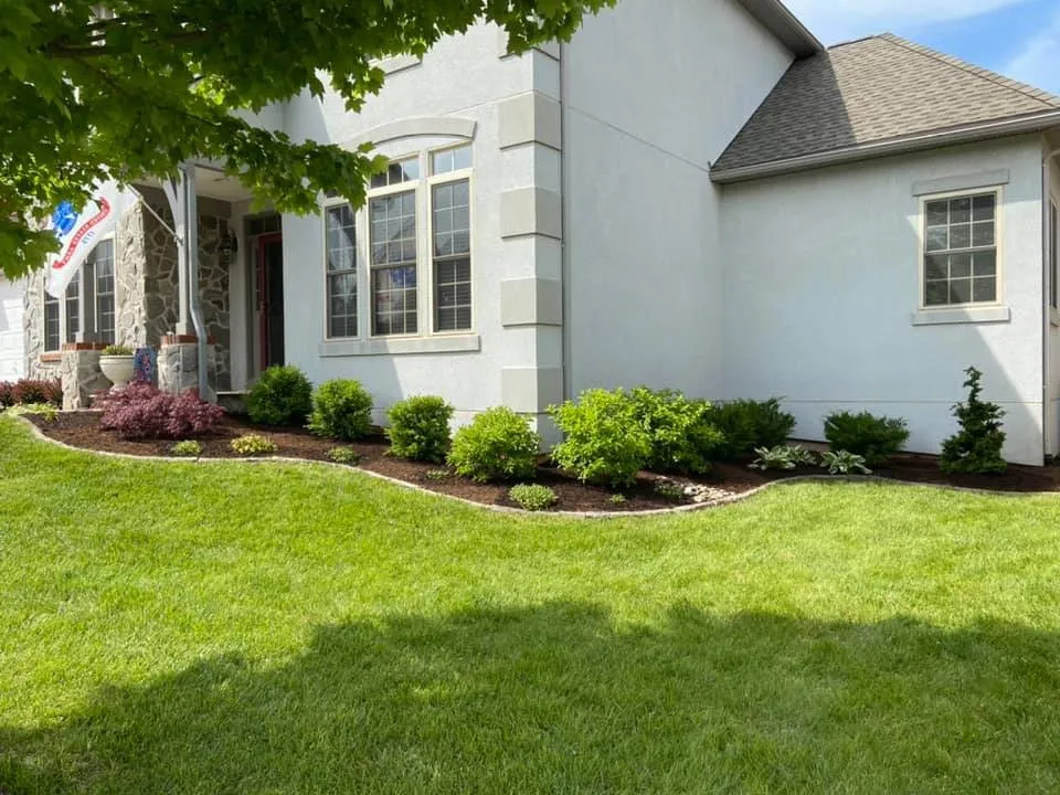 Professional lawn mowing service in Gettysburg, PA - Redding's Horticultural Services