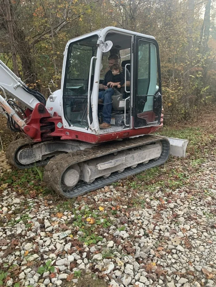 Affordable outdoor landscaping in Tallapoosa, GA by Redd’s Demolition & Removal