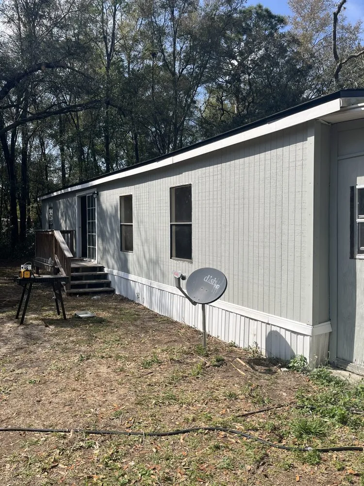 Top-rated lawn mowing service experts serving Homosassa, FL - Redd’s Handyman Services