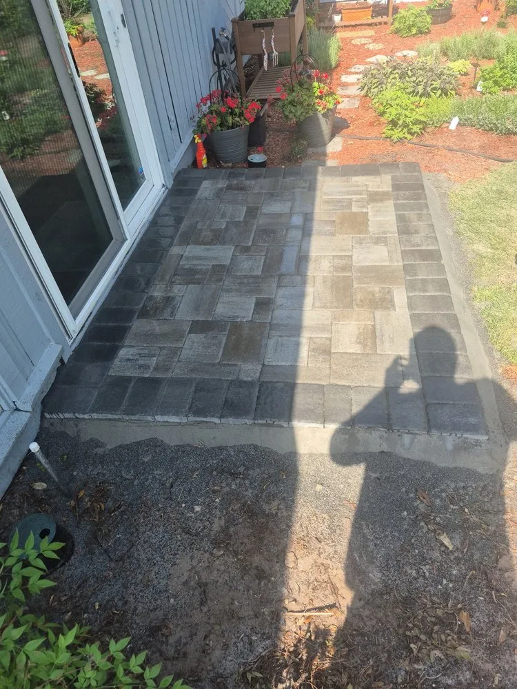 Expert lawn mowing service for outdoor upgrades across Ridgeland, SC - Redd's Landscape