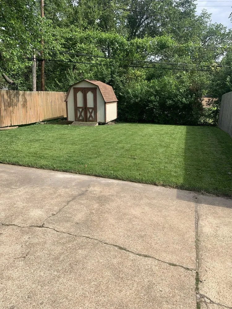 Professional landscape installation experts serving University City, MO - Redd's Landscaping