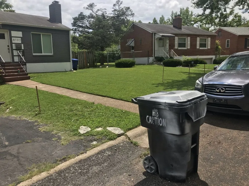 Local lawn mowing service in University City, MO - Redd's Landscaping