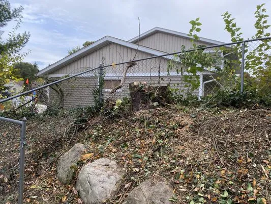 Redeemed Landscaping Logo