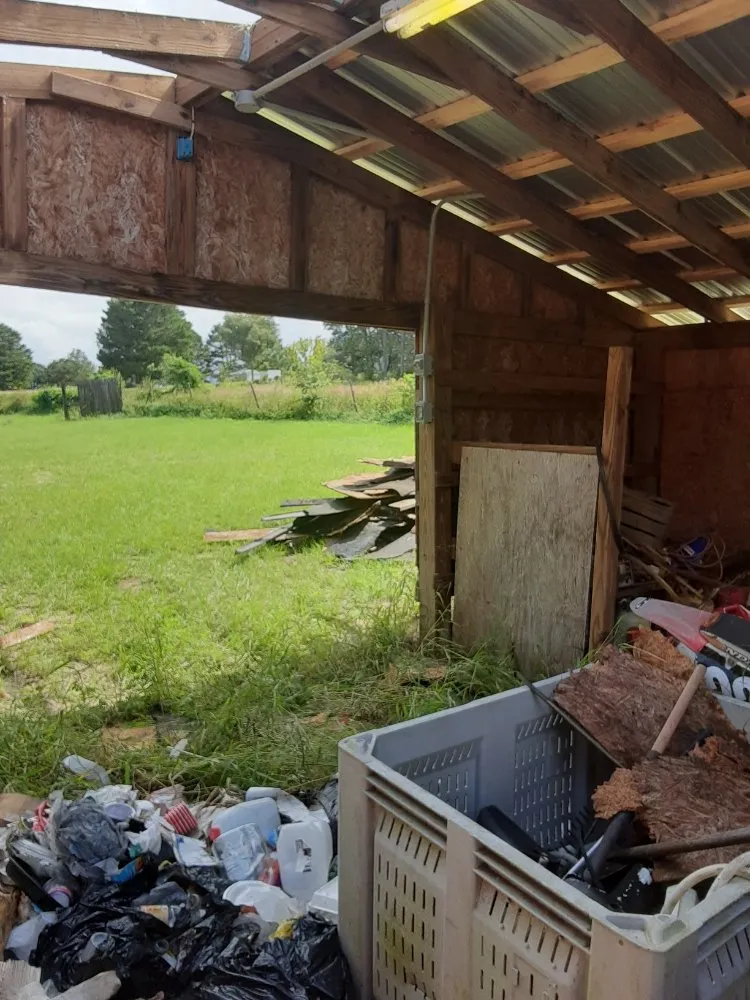 Custom yard cleanup service experts serving Leesburg, FL - Redeemed landscaping