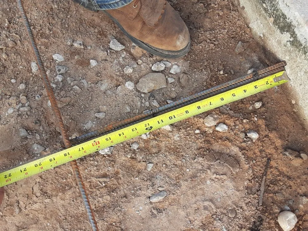 Custom yard cleanup service for year-round maintenance in Leesburg, FL by Redeemed landscaping