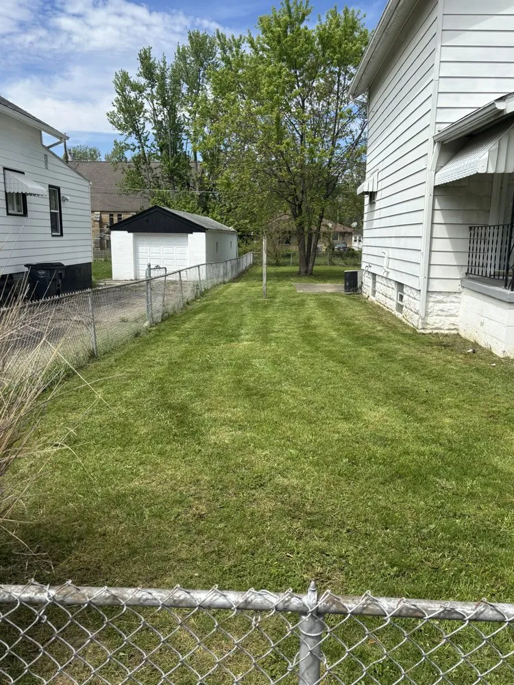 Affordable lawn mowing service in Columbus, OH by Redemption Lawncare