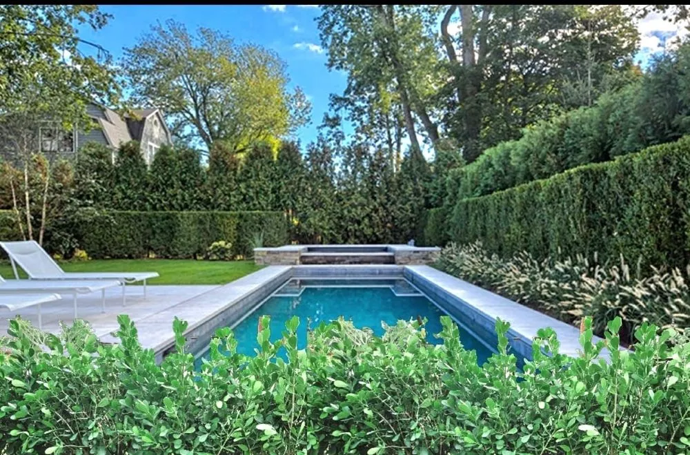 Affordable lawn care service in Miami, FL - Redland's GreenLife