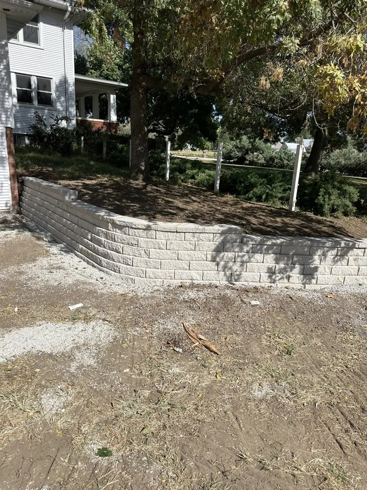 Expert lawn mowing service experts serving Omaha, NE - Redleaf Landscaping