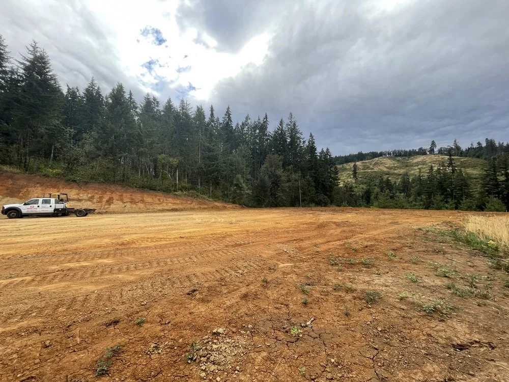 Custom landscaping services experts serving Silverton, OR - Redline Industries