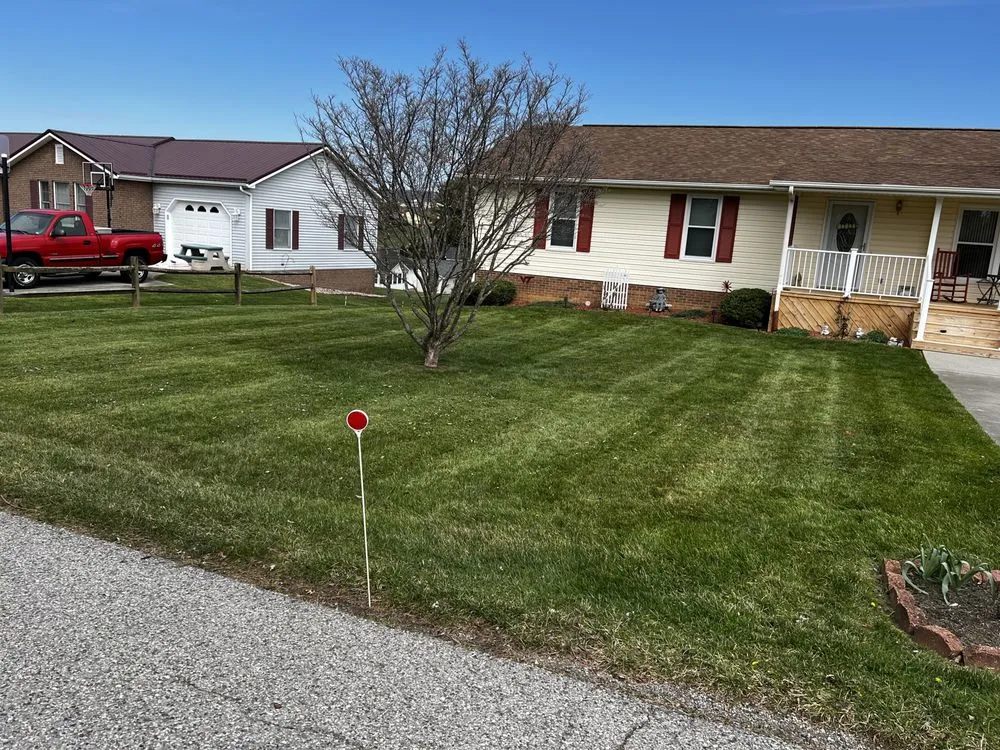 Affordable garden landscaping experts serving Fairlawn, VA - Redline Lawn Care