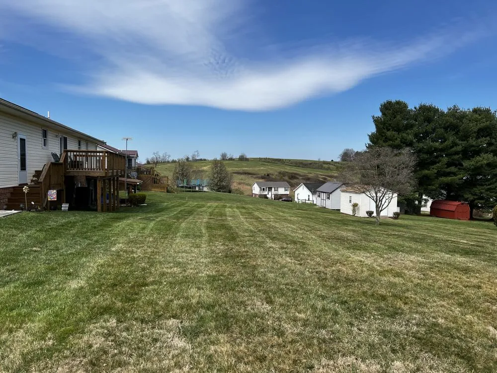 Expert yard maintenance experts serving Fairlawn, VA - Redline Lawn Care